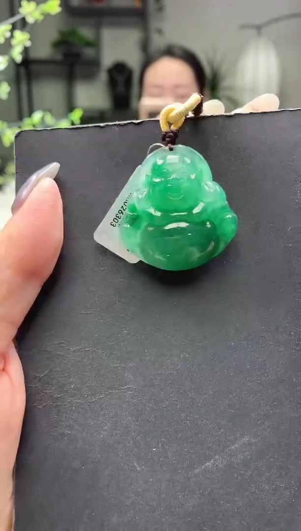 颈饰未镶嵌石英质玉佛公
