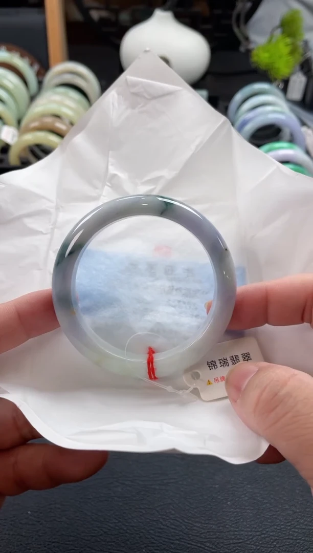 【闪购商品】翡翠手镯未镶嵌57 有纹裂沙眼