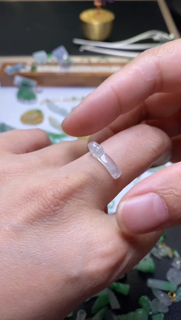 翡翠未镶嵌颈饰净货38257