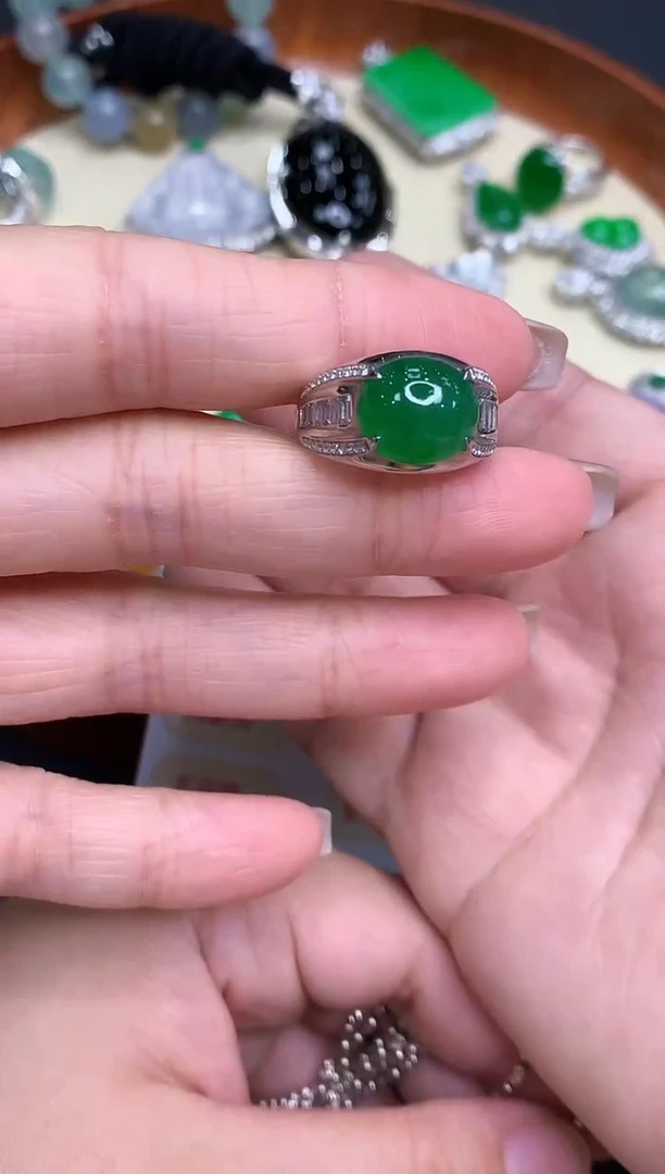 18K金镶嵌戒指翡翠赵**星459-中国好珍宝