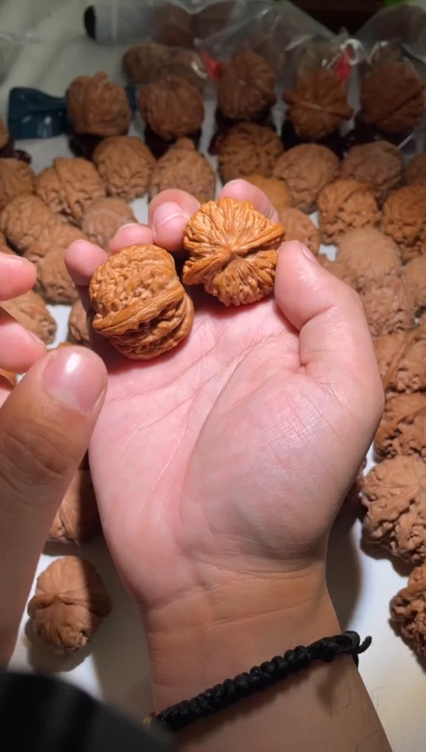 吊坠文玩核桃一**鱼文玩核桃磨盘