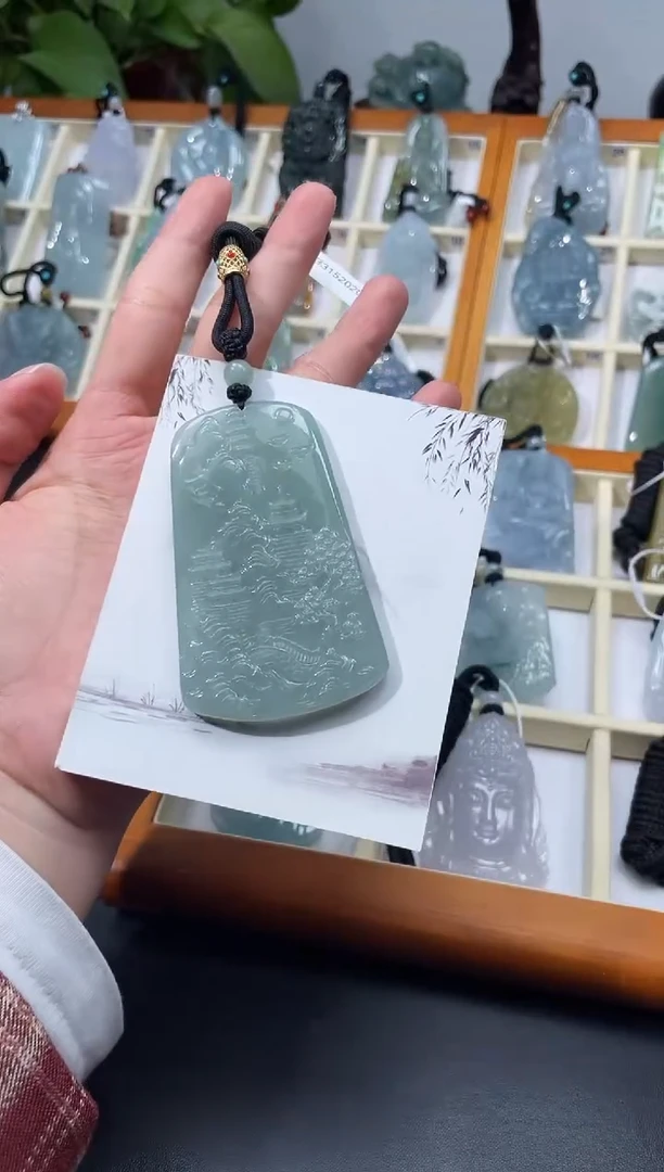 颈饰未镶嵌翡翠山水