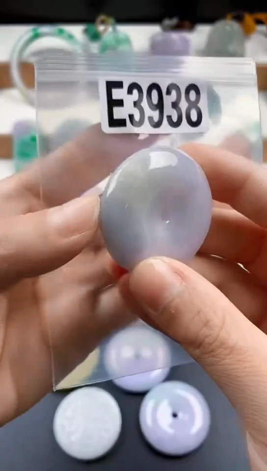 颈饰未镶嵌翡翠天然翡翠吊坠挂饰