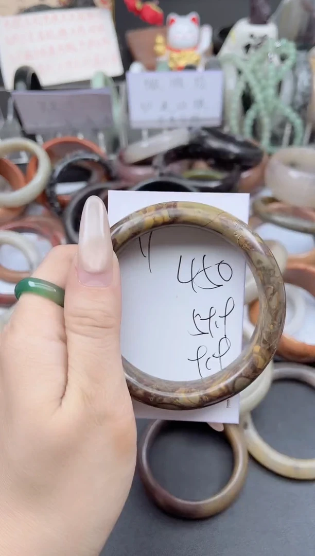 未镶嵌手镯石英质玉450