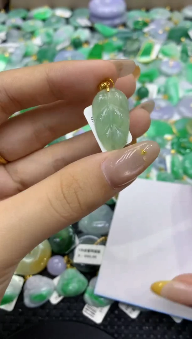 颈饰未镶嵌翡翠天然缅甸翡翠A货