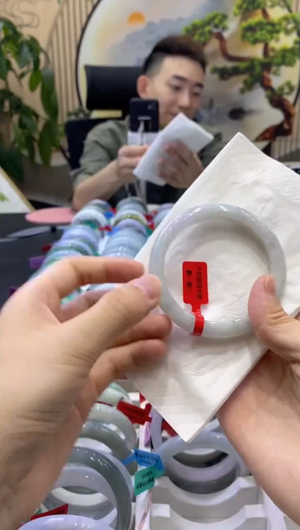 翡翠手镯未镶嵌3699