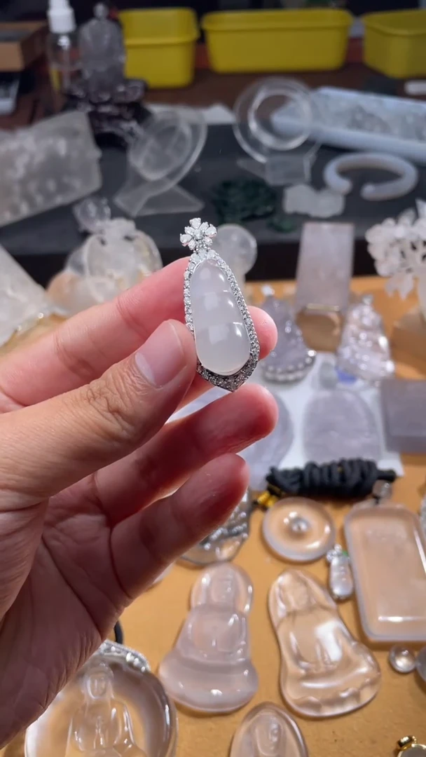 颈饰合金石英质玉大豆子