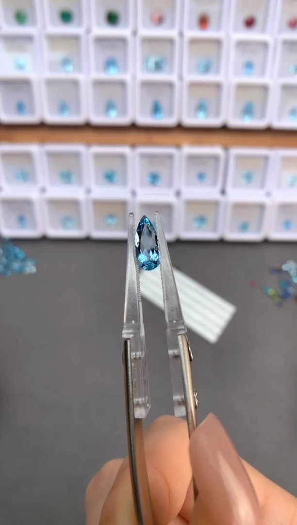 未镶嵌裸石定制海蓝宝石1.11ct 超圣02073