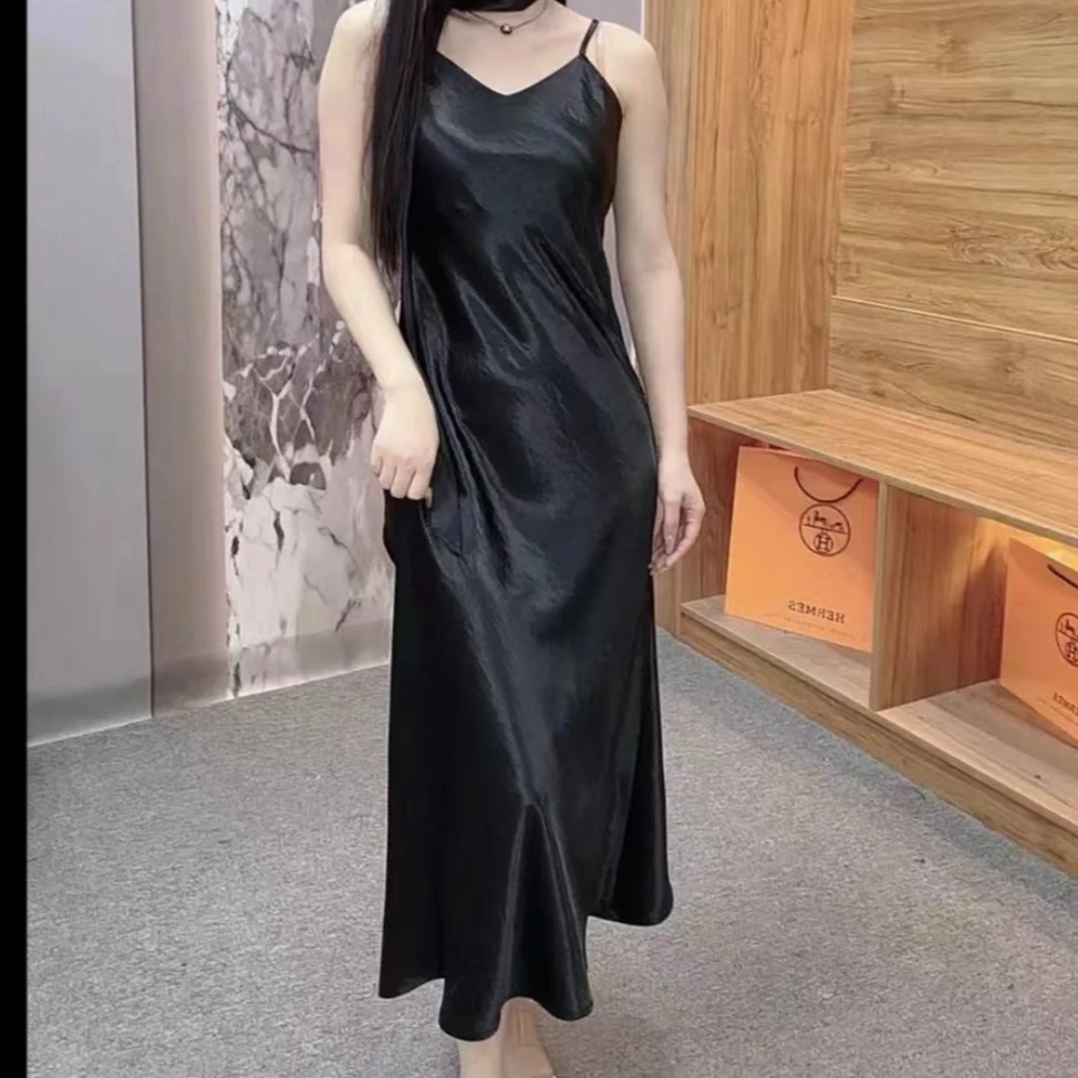 缎面吊带长裙显瘦气质性感夏季