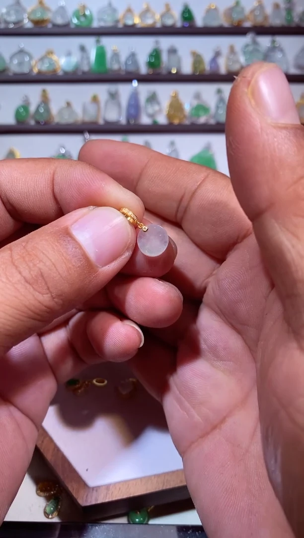 吊坠(不含链)18K金镶嵌翡翠111111