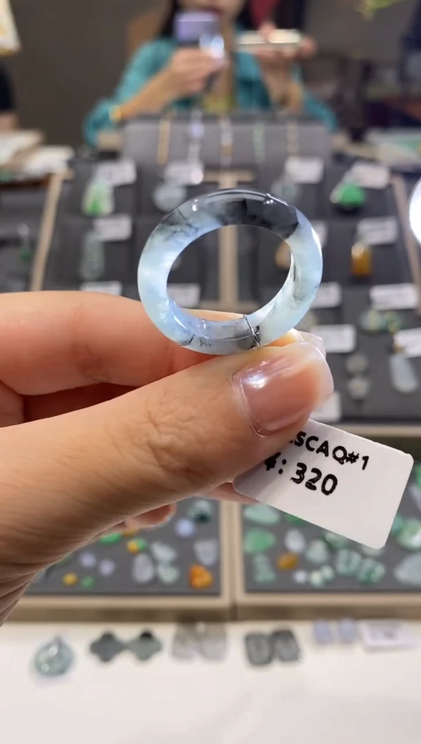 颈饰未镶嵌翡翠戒圈 21圈