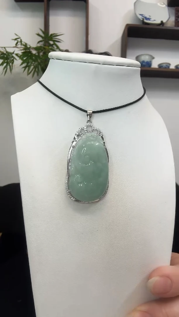 颈饰银S925镶嵌翡翠如意