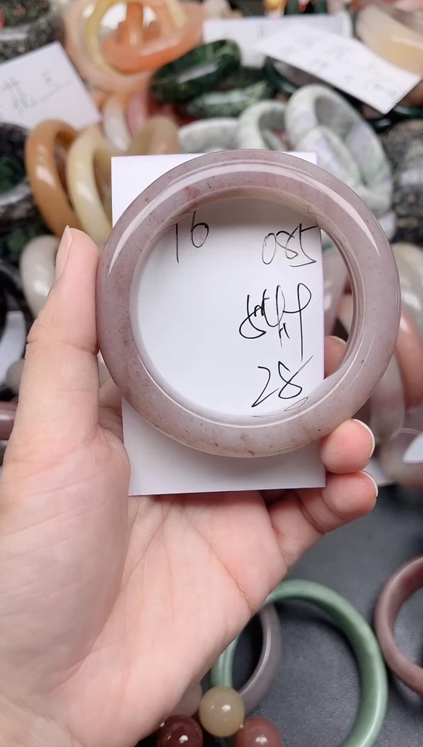 未镶嵌手镯石英质玉085