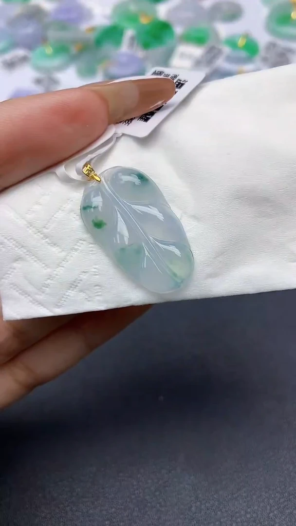 颈饰18K金镶嵌翡翠a货假一赔三支持复检百元上9元证书费自理