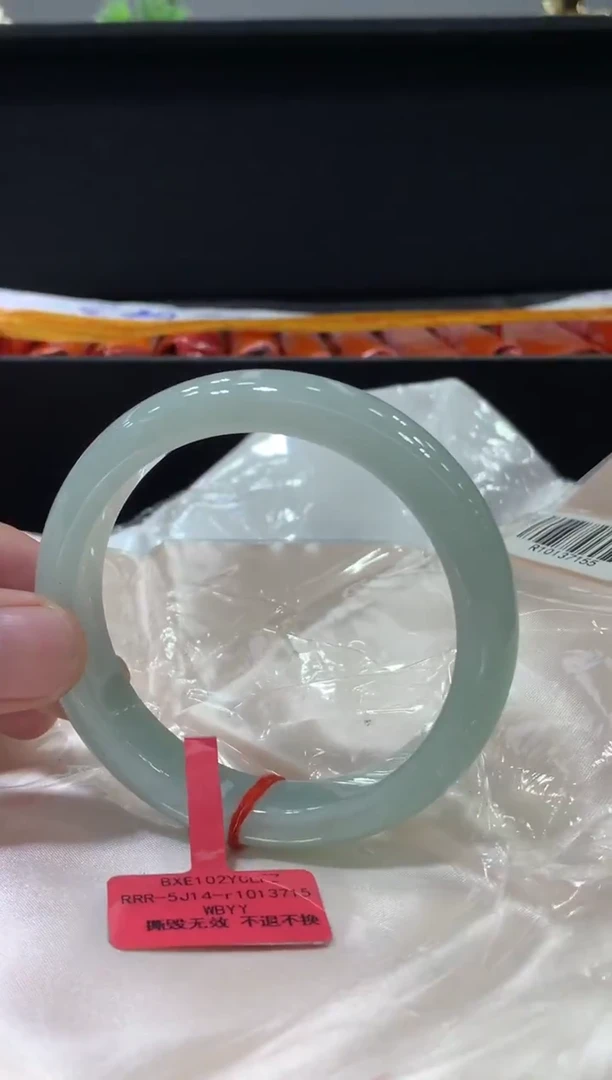 未镶嵌手镯翡翠翡翠手镯