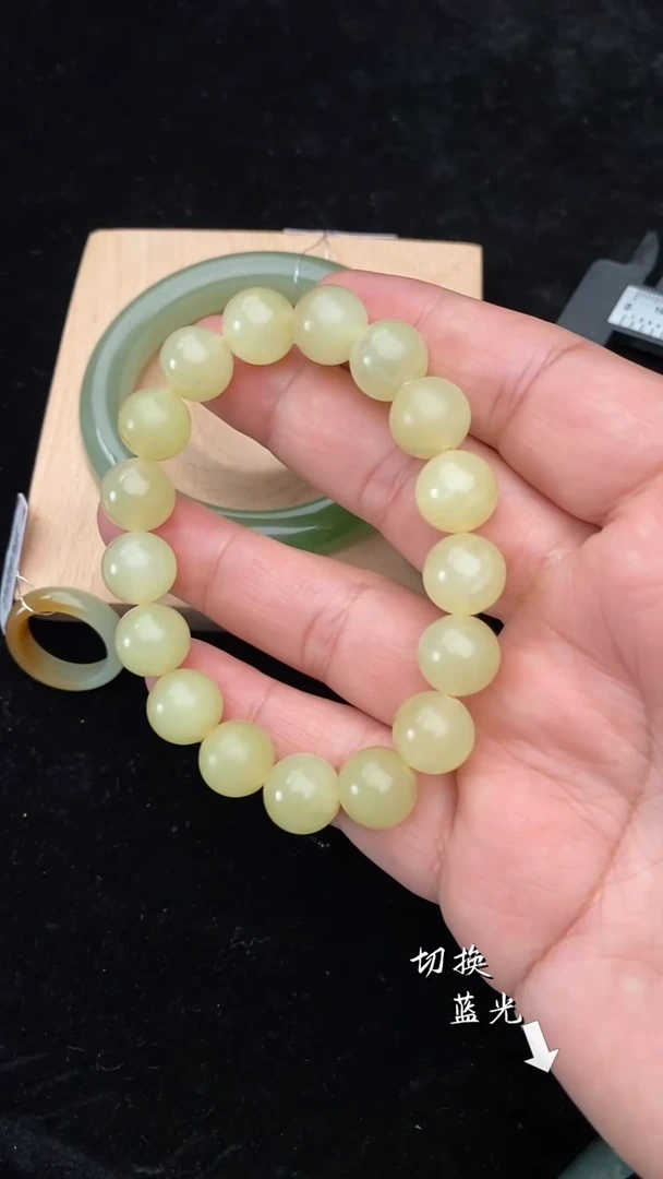 未镶嵌手串和田玉多样性发一