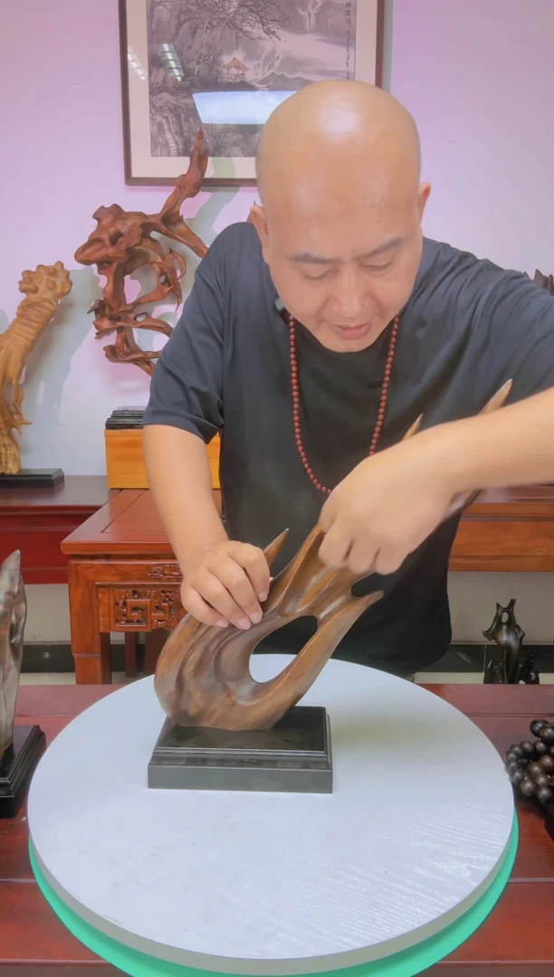 金丝楠跨**丘金丝楠摆件