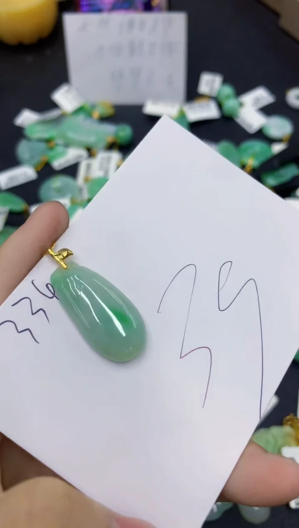 翡翠未镶嵌颈饰111111