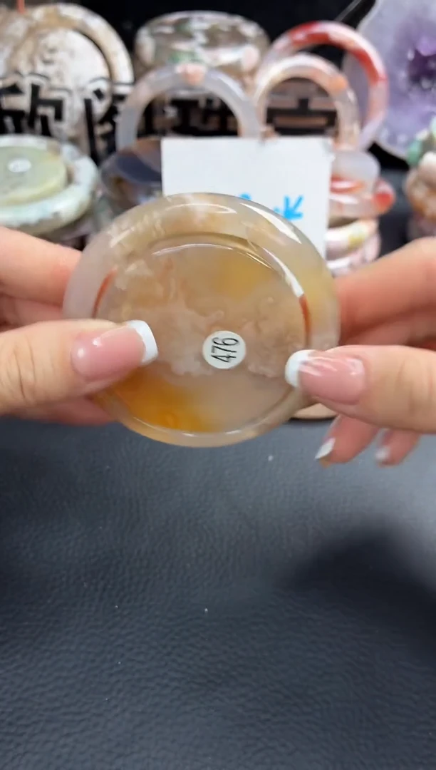未镶嵌手镯（圆镯）石英质玉53
