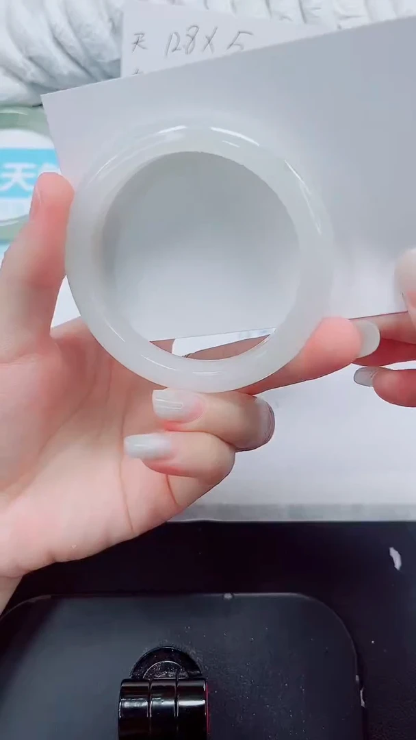 石英质玉手镯未镶嵌15/56