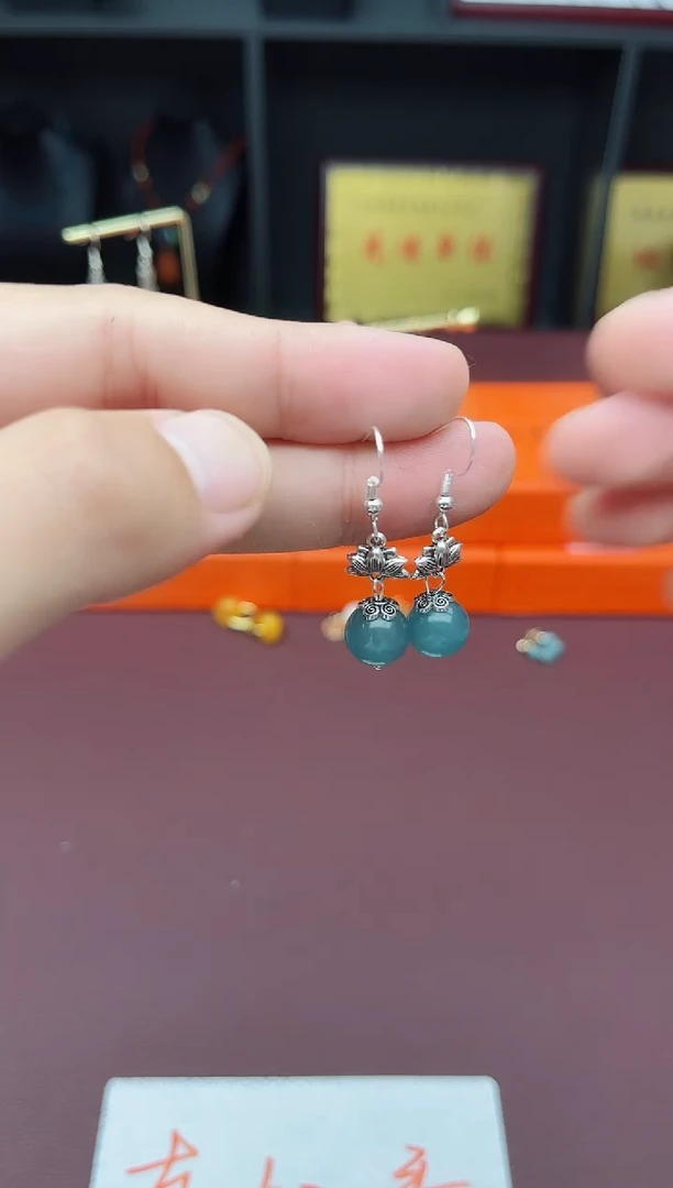 石英质玉（天山翠）银S925镶嵌耳钉237000