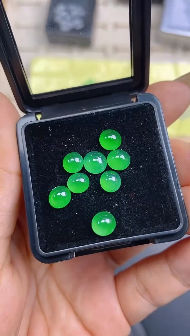 定制翡翠未镶嵌六****?天然翡翠蛋面30