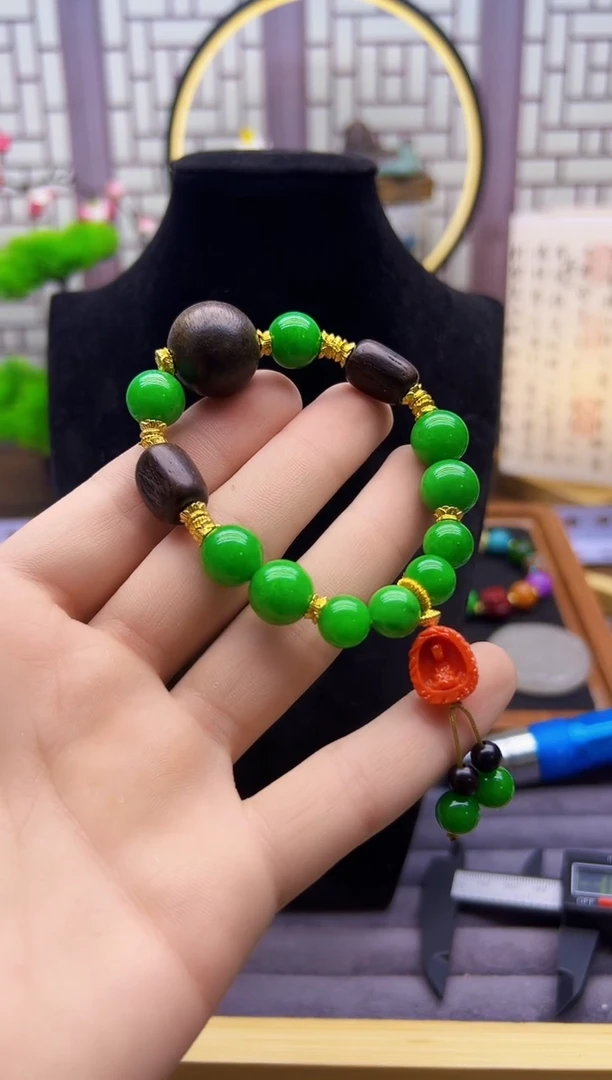 翡翠14K金镶嵌颈饰S407