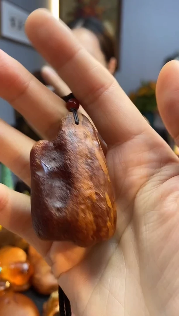 琥珀颈饰未镶嵌吊坠