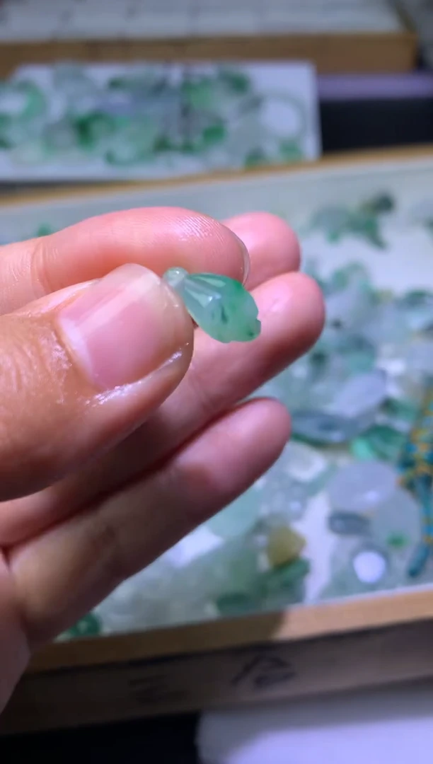 未镶嵌定制翡翠毛货