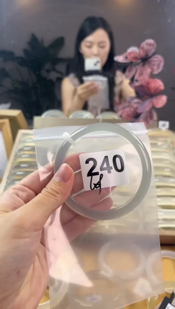 玛瑙/玉髓手镯未镶嵌240