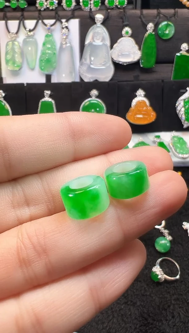 【闪购商品】翡翠裸石未镶嵌冰种飘阳绿路路通裸石