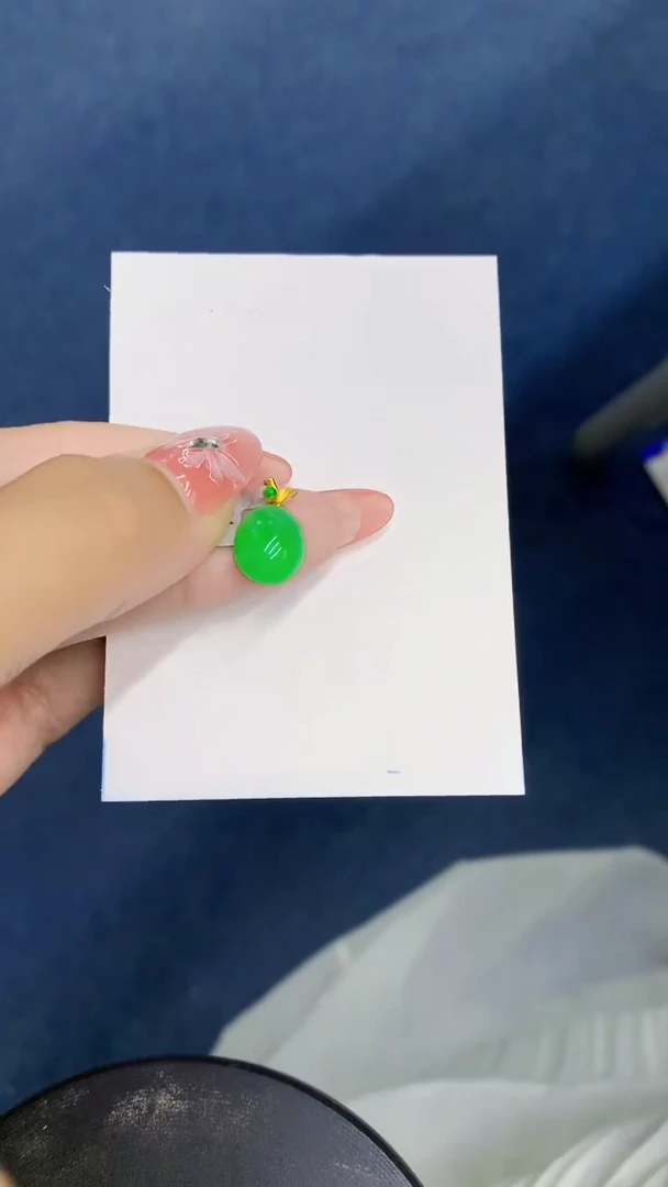 颈饰18K金镶嵌翡翠11