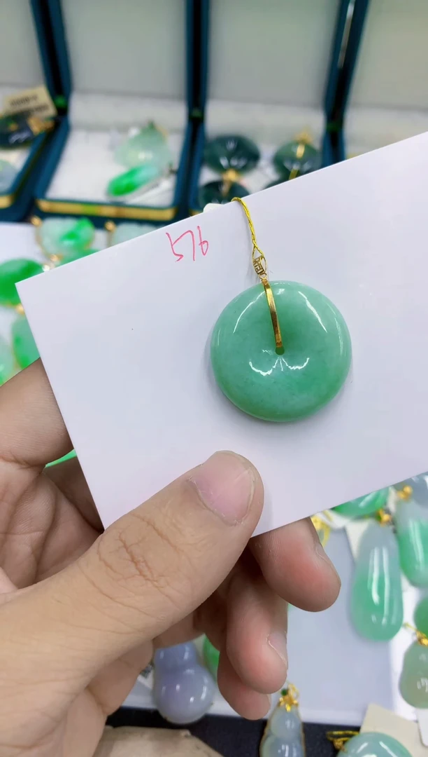 颈饰18K金镶嵌翡翠休*～11111111