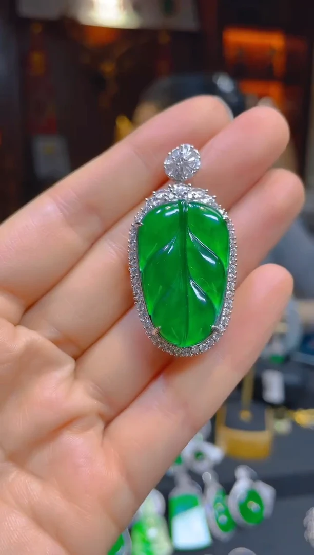 【闪购商品】翡翠颈饰银S925镶嵌122004天然A货翡翠叶子