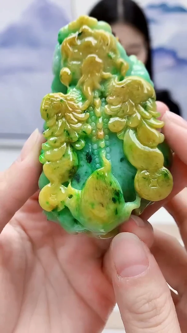 未镶嵌定制翡翠?****Y4812lr-毛货挂件68