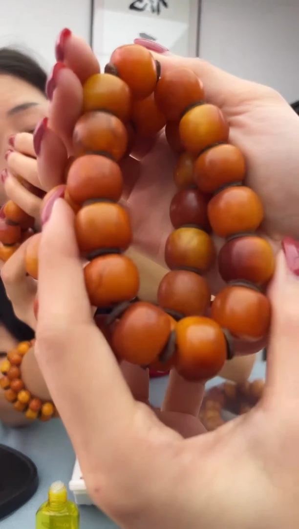 未镶嵌蜜蜡珠宝奇石假一罚十，044.17微瑕多样性发一件