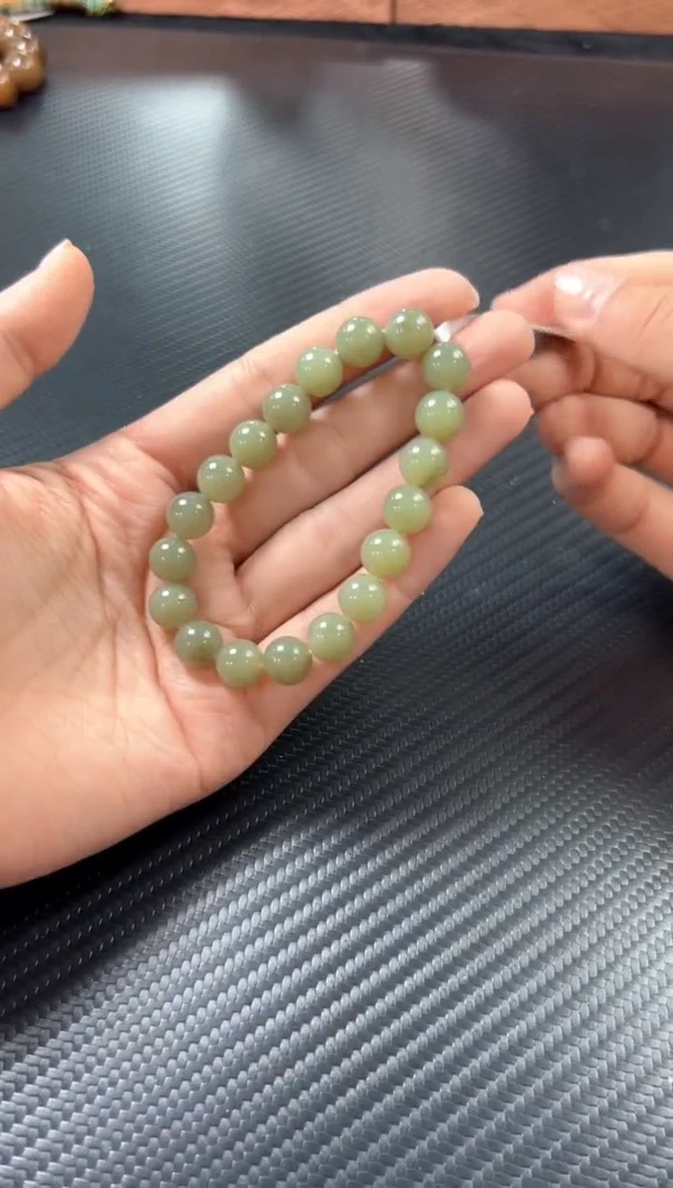 手串未镶嵌和田玉若羌微色差手串卡10jm
