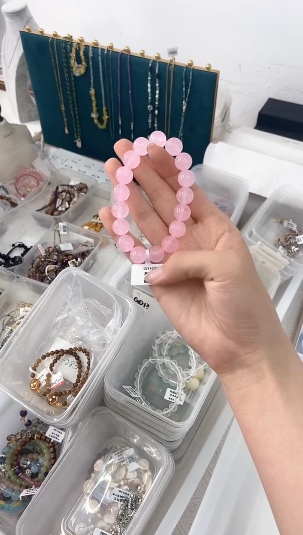 水晶手链未镶嵌天然珠宝多样性发其一