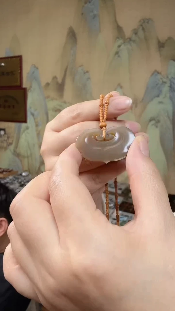 颈饰未镶嵌和田玉.