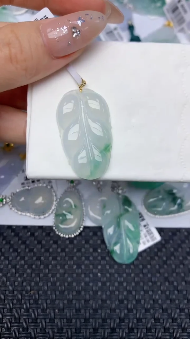 颈饰18K金镶嵌翡翠天然缅甸翡翠a货百元以上9元证书费自理