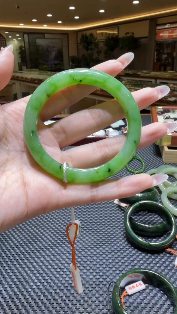 颈饰未镶嵌和田玉手镯58