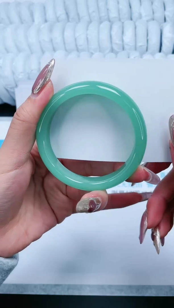 【闪购商品】石英质玉手镯未镶嵌380-56.5