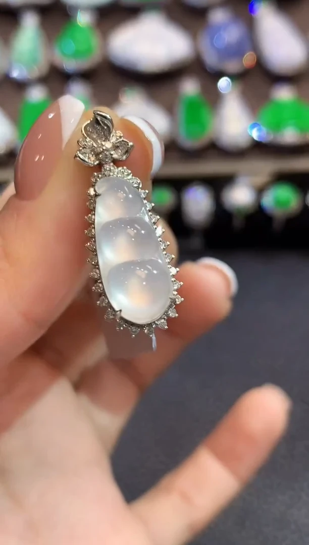 吊坠(不含链)18K金镶嵌翡翠A22