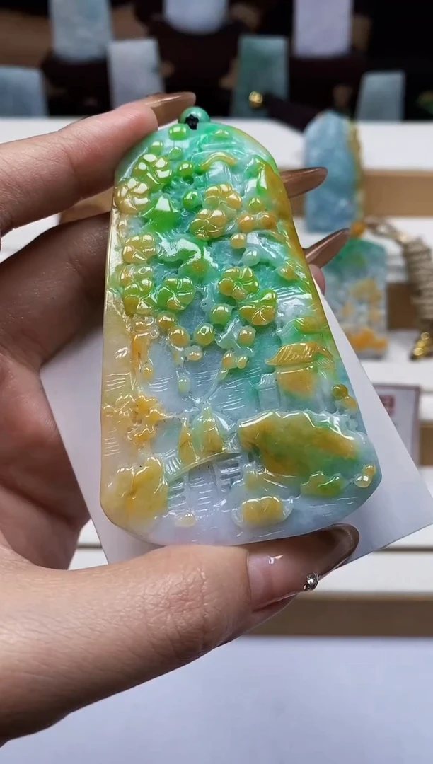 颈饰未镶嵌翡翠1