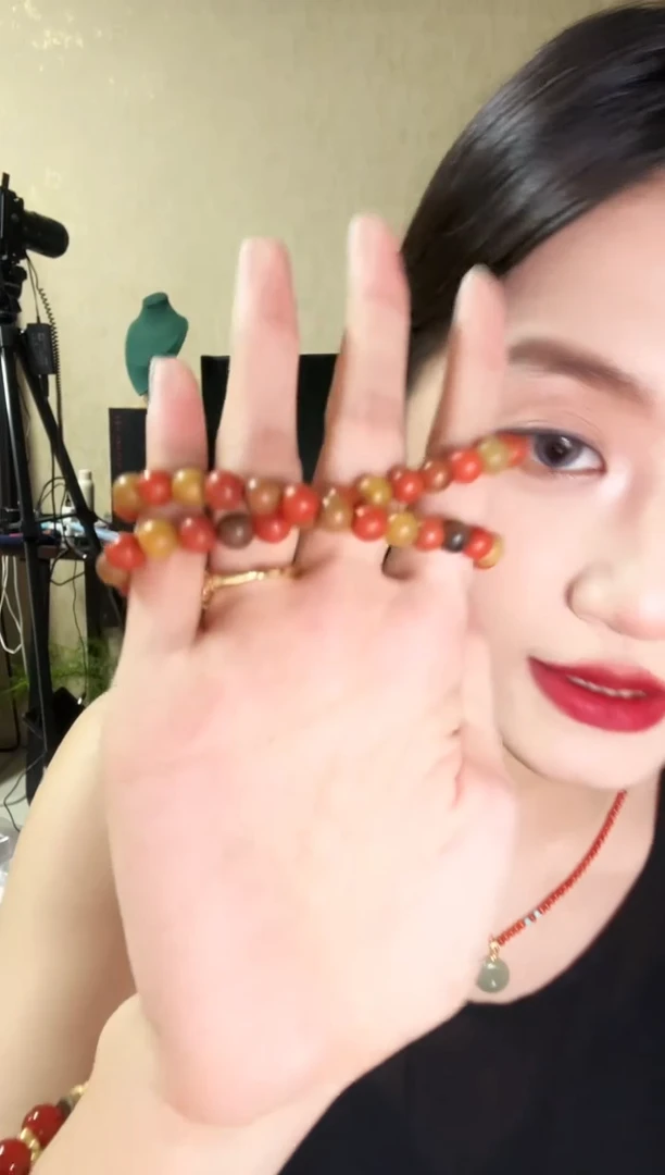 手串未镶嵌南红玛瑙弋****?原皮南红08