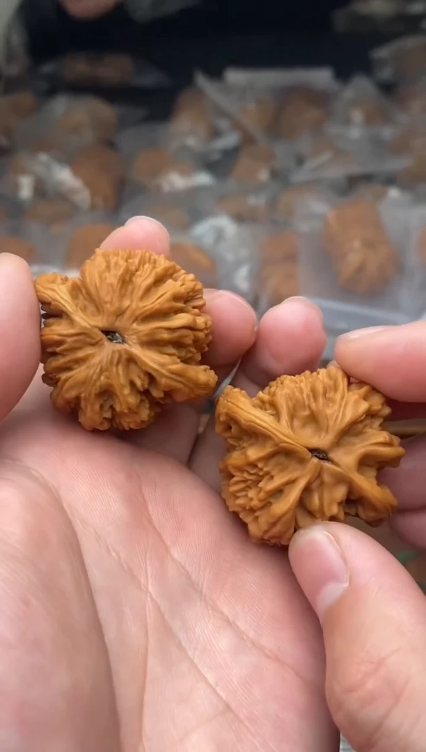 【闪购商品】文玩核桃把件G207号38尺虎头