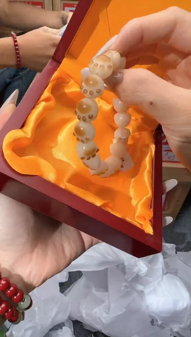 精美手串（无礼盒）