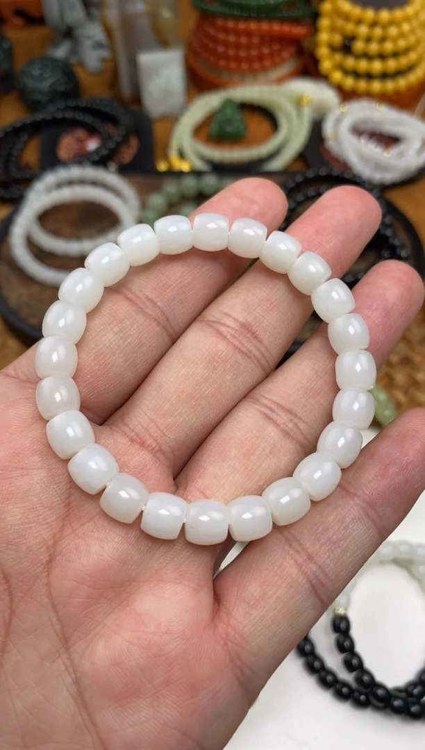 颈饰未镶嵌和田玉手串