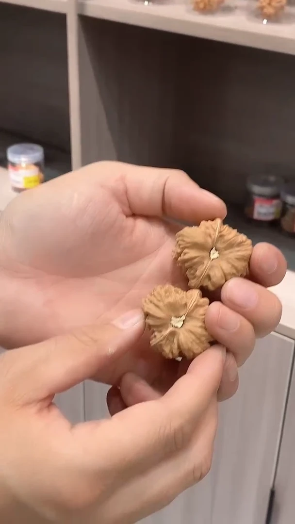 【闪购商品】文玩核桃把件原生态全品平谷凹底35-37