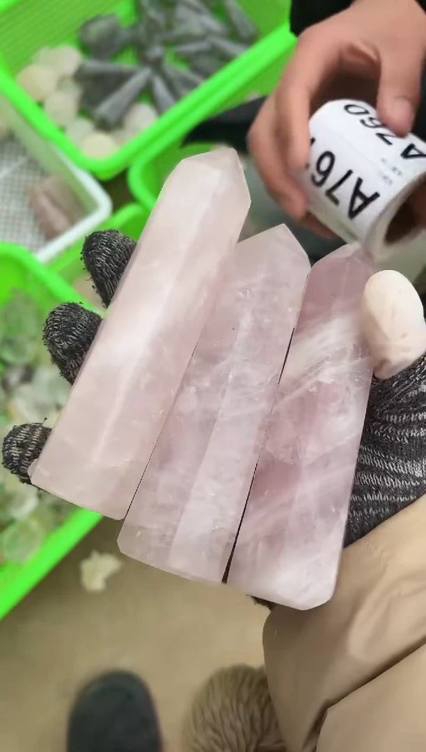 【闪购商品】水晶摆件未镶嵌粉水晶柱子多样性发一个 759